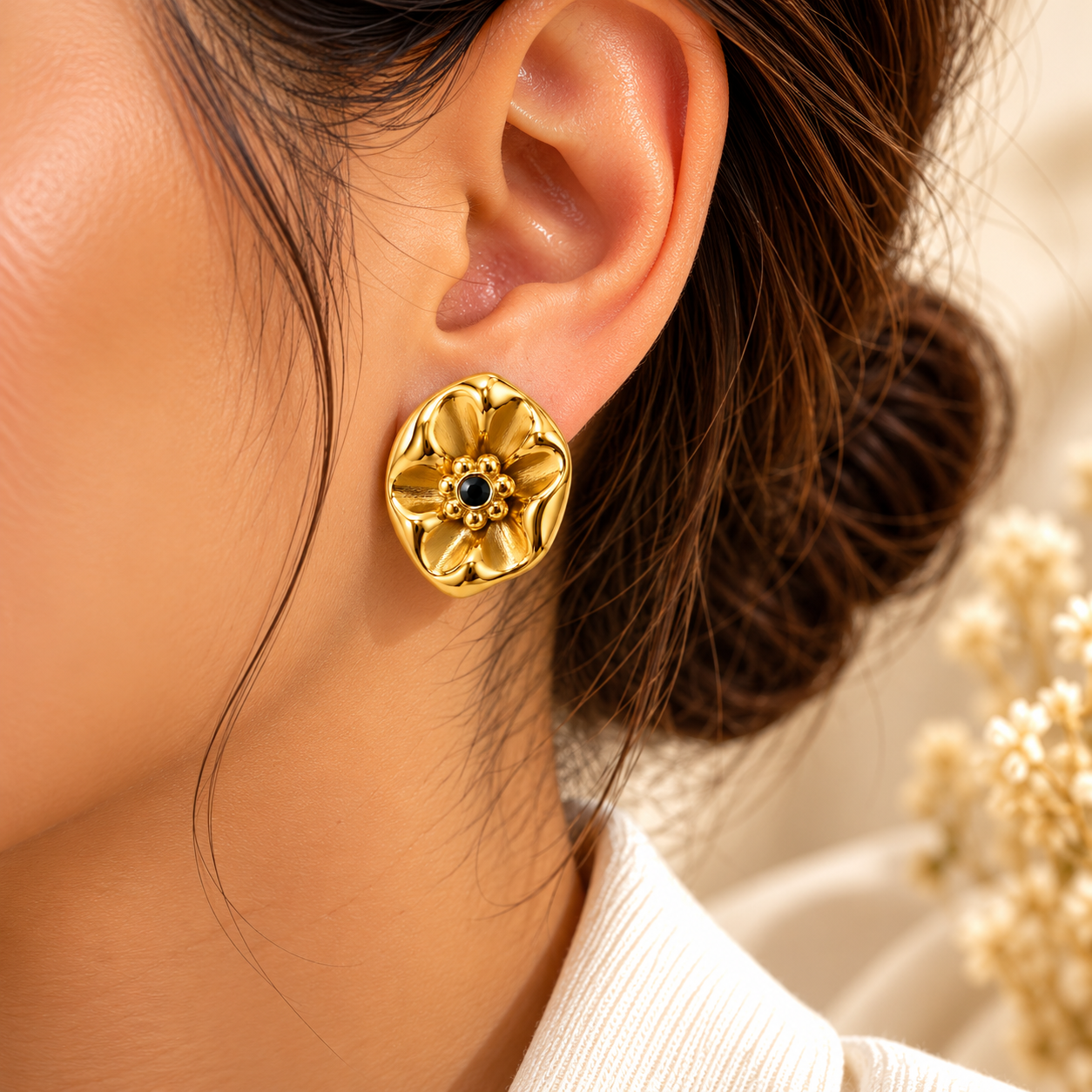18K Gold PVD Plated Sculpted Floral Black Stone Stud Earrings